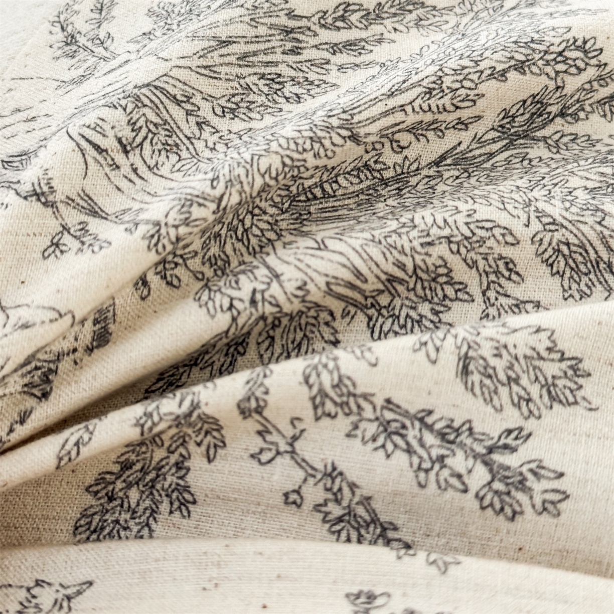 91家纺网 家纺一手货源 找家纺 麦肯锡 2025新款棉麻古朴圆柱荞麦枕 枕头枕芯 田园灰