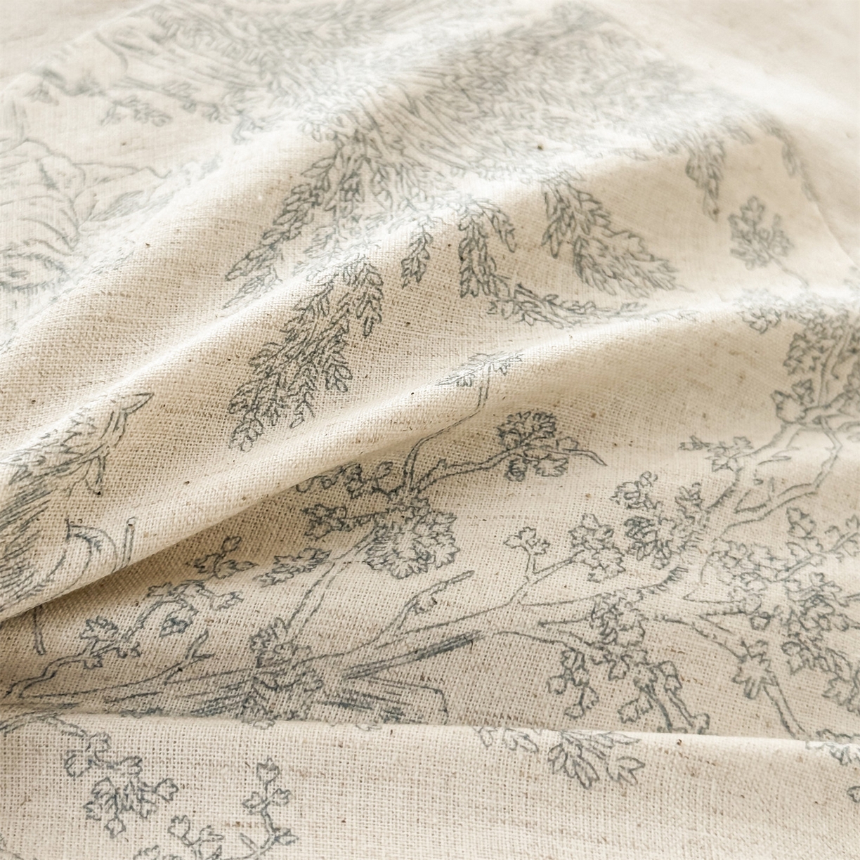 91家纺网 家纺一手货源 找家纺 麦肯锡 2025新款棉麻古朴圆柱荞麦枕 枕头枕芯 田园蓝