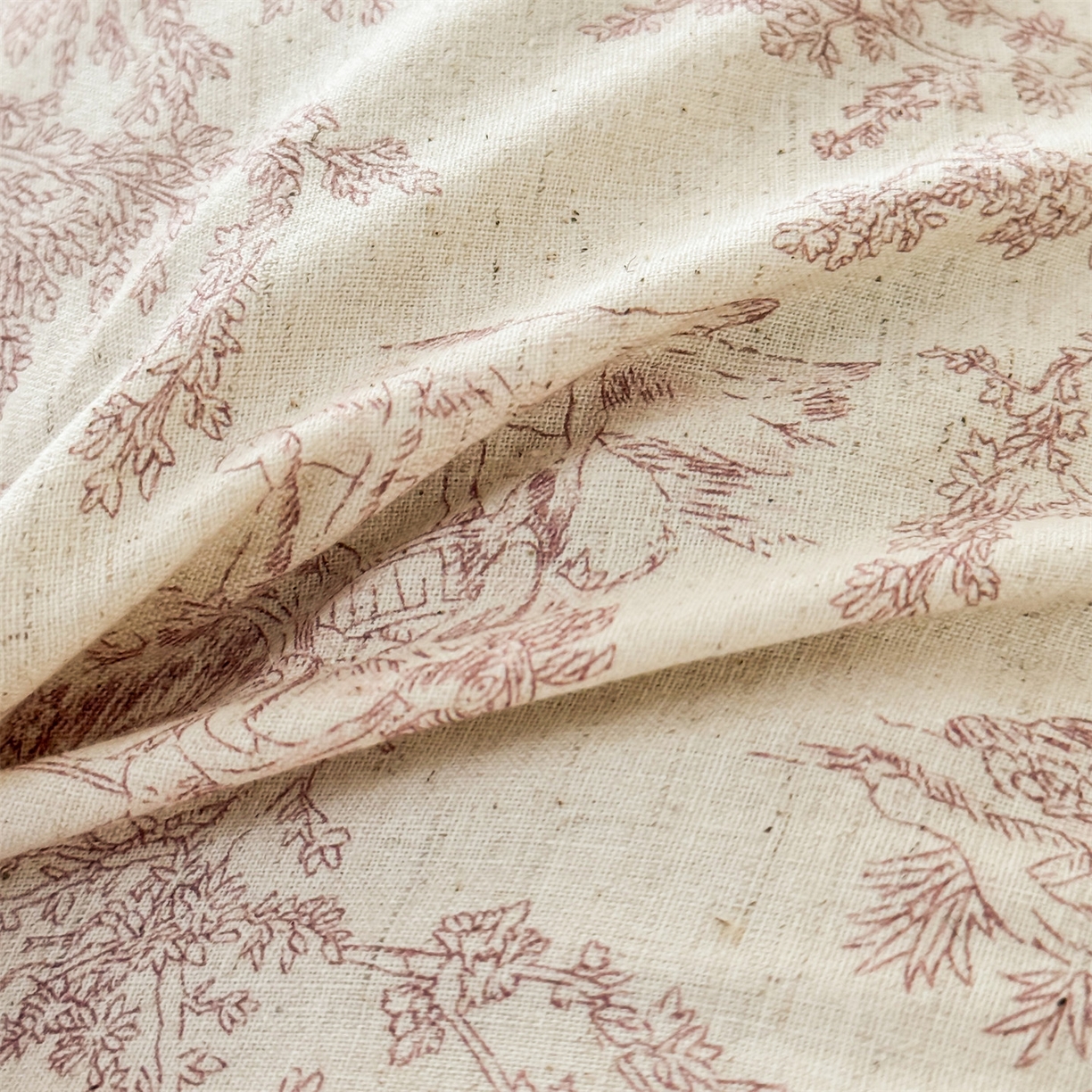 91家纺网 家纺一手货源 找家纺 麦肯锡 2025新款棉麻古朴圆柱荞麦枕 枕头枕芯 田园粉