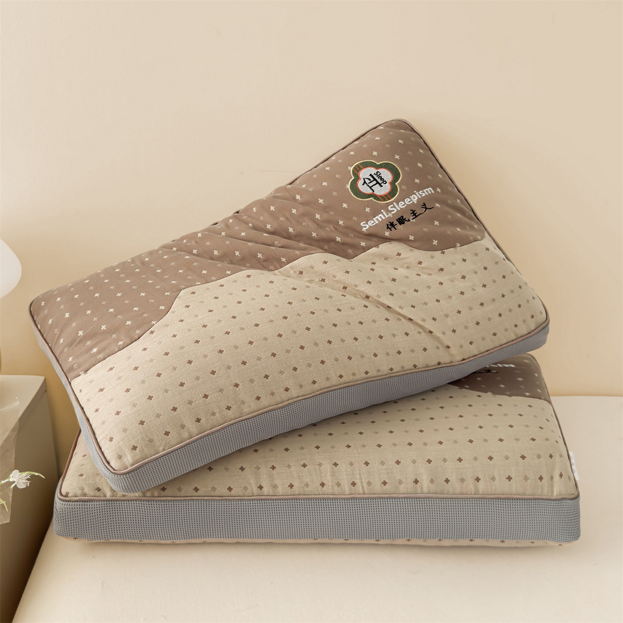 91家纺网 家纺一手货源 找家纺 麦肯锡 2025新款伴眠主义双层纱纯荞麦枕 枕头枕芯 咖色