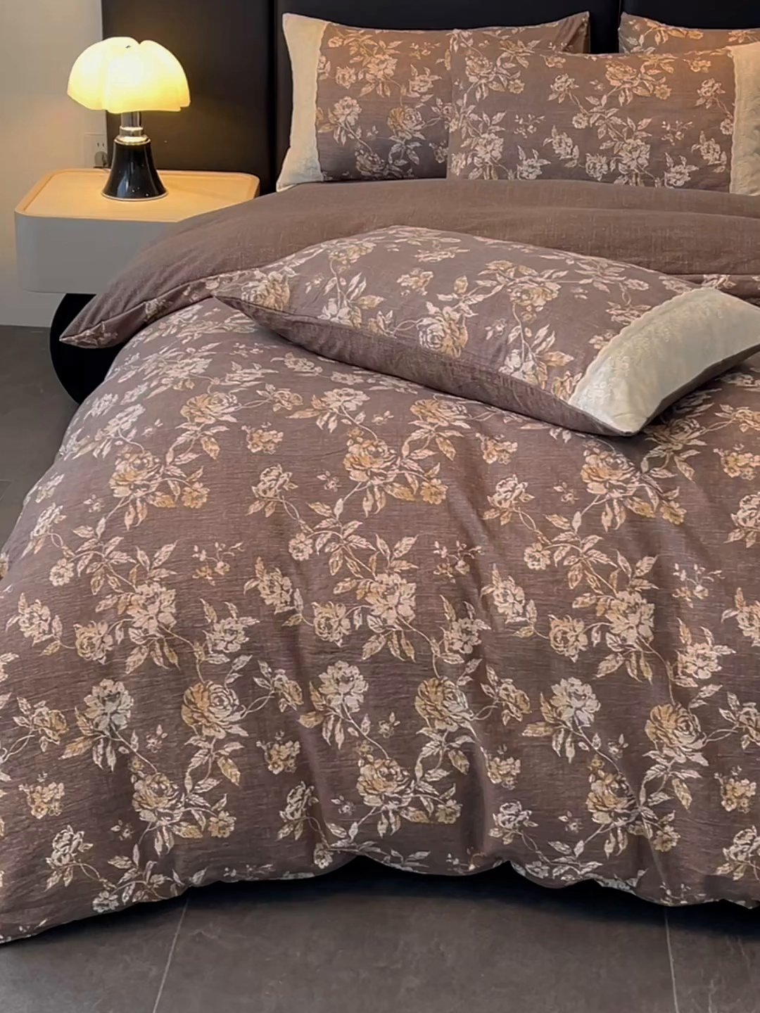 91家纺网 家纺一手货源 找家纺 圣比熊 2025新款原麻蕾丝花边四件套 秋日