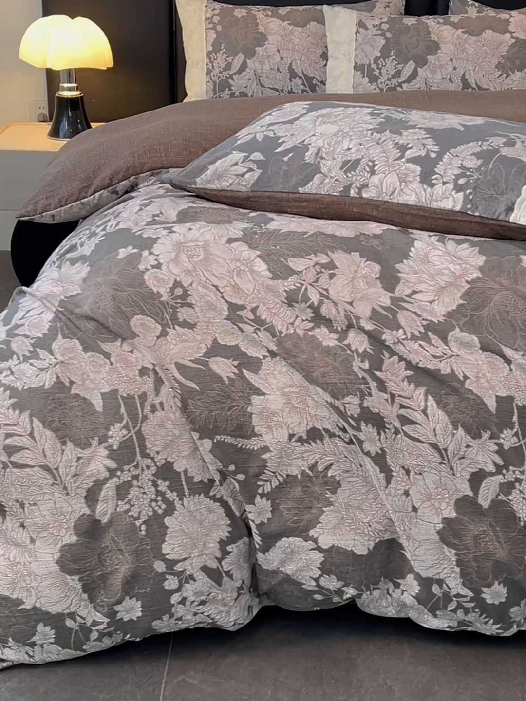 91家纺网 家纺一手货源 找家纺 圣比熊 2025新款原麻蕾丝花边四件套 浮绘花影-白