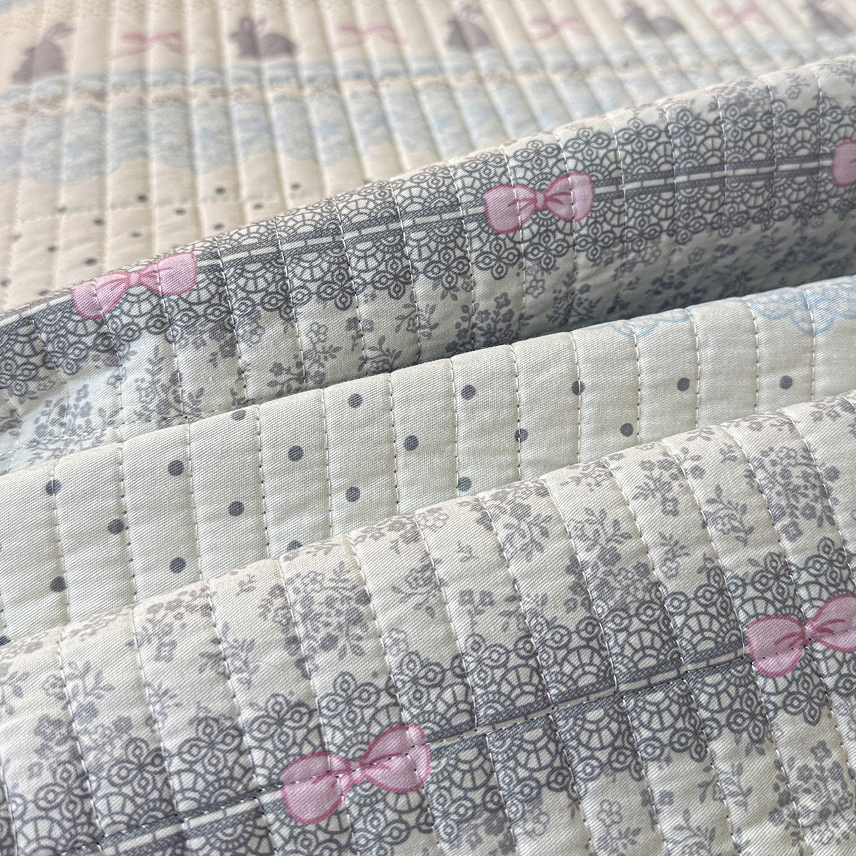 91家纺网 家纺一手货源 找家纺 橙子家居 2025新款棉加绒床盖床盖单件床盖单品床盖三件套夹层水洗棉花跑量款现货 花边兔