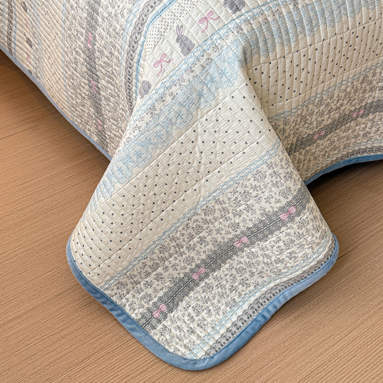 91家纺网 家纺一手货源 找家纺 橙子家居 2025新款棉加绒床盖床盖单件床盖单品床盖三件套夹层水洗棉花跑量款现货 花边兔