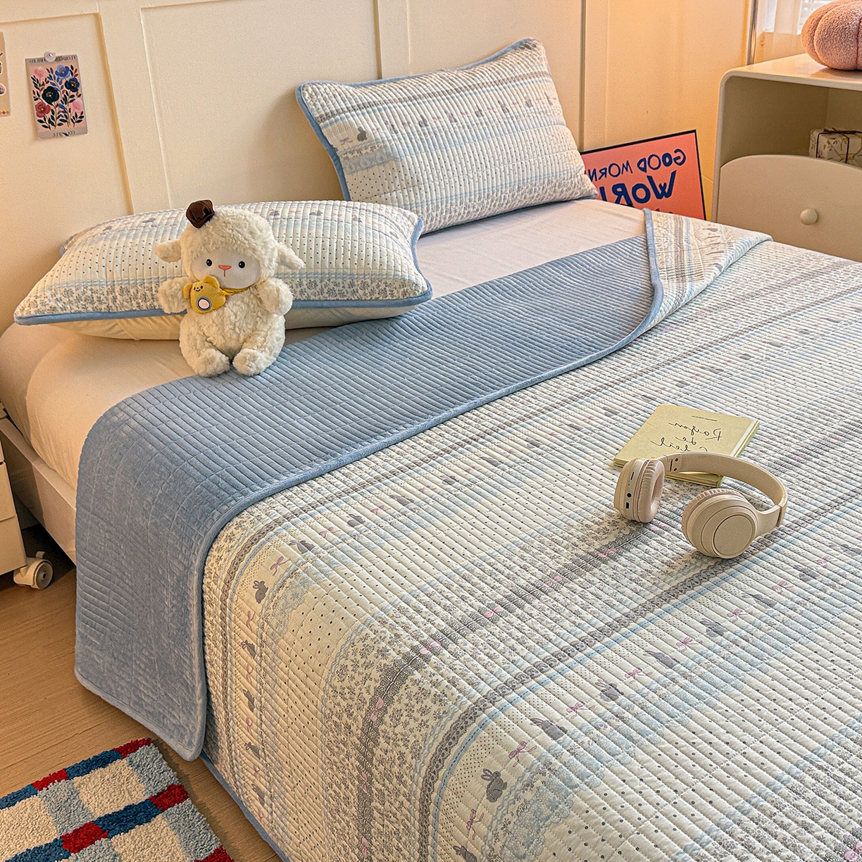 91家纺网 家纺一手货源 找家纺 橙子家居 2025新款棉加绒床盖床盖单件床盖单品床盖三件套夹层水洗棉花跑量款现货 花边兔