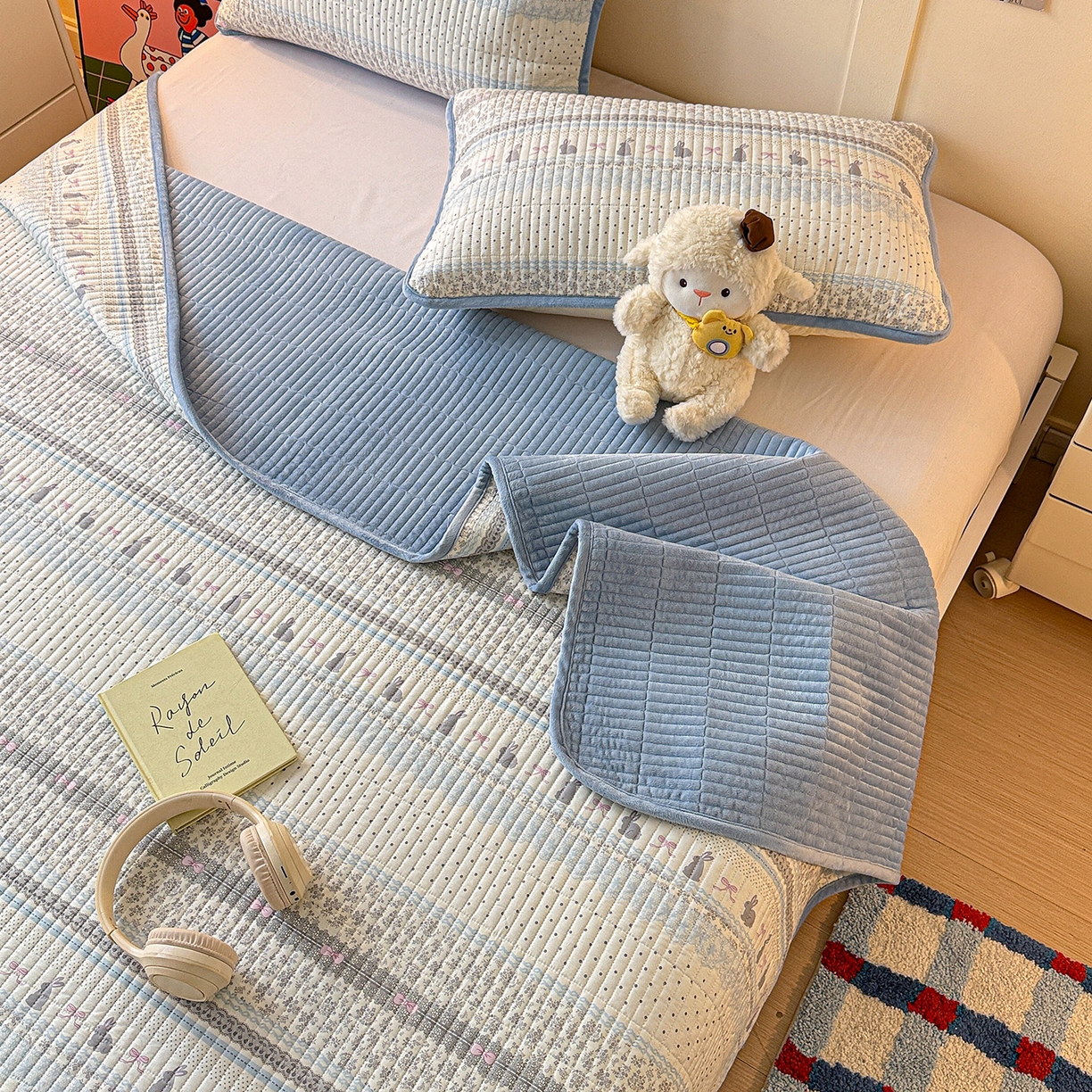 91家纺网 家纺一手货源 找家纺 橙子家居 2025新款棉加绒床盖床盖单件床盖单品床盖三件套夹层水洗棉花跑量款现货 花边兔