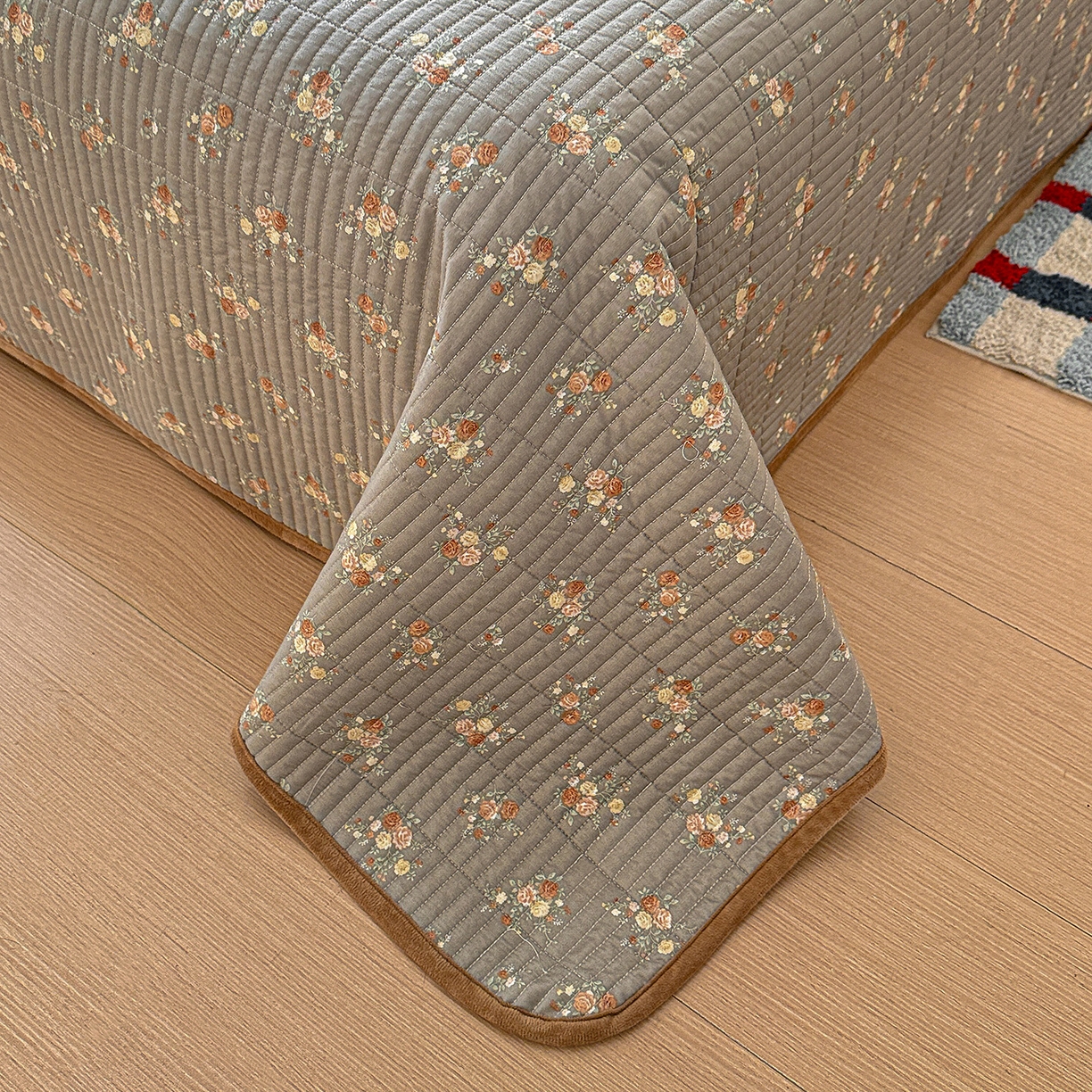 91家纺网 家纺一手货源 找家纺 橙子家居 2025新款棉加绒床盖床盖单件床盖单品床盖三件套夹层水洗棉花跑量款现货 见春山