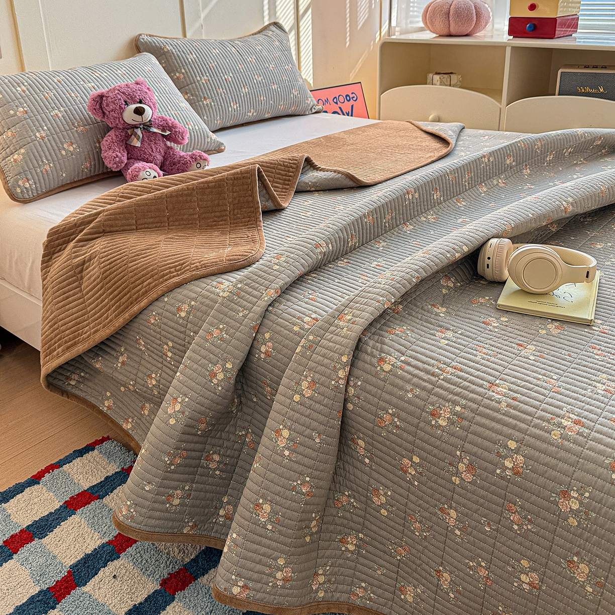 91家纺网 家纺一手货源 找家纺 橙子家居 2025新款棉加绒床盖床盖单件床盖单品床盖三件套夹层水洗棉花跑量款现货 见春山