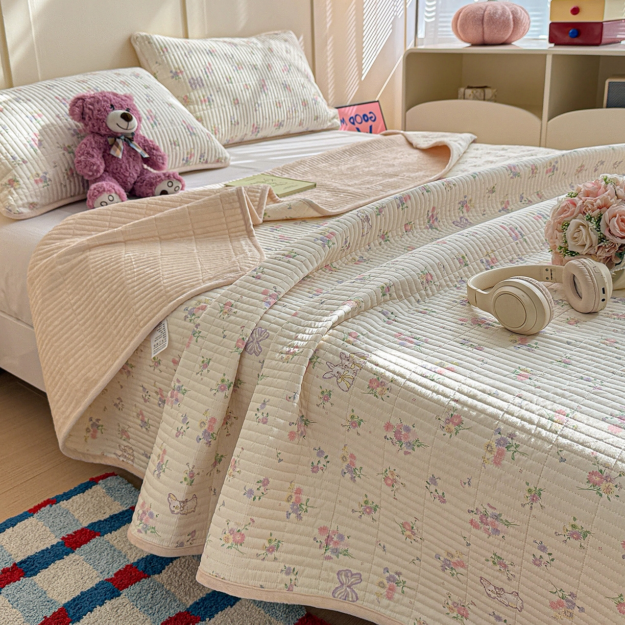 91家纺网 家纺一手货源 找家纺 橙子家居 2025新款棉加绒床盖床盖单件床盖单品床盖三件套夹层水洗棉花跑量款现货 萝莉兔