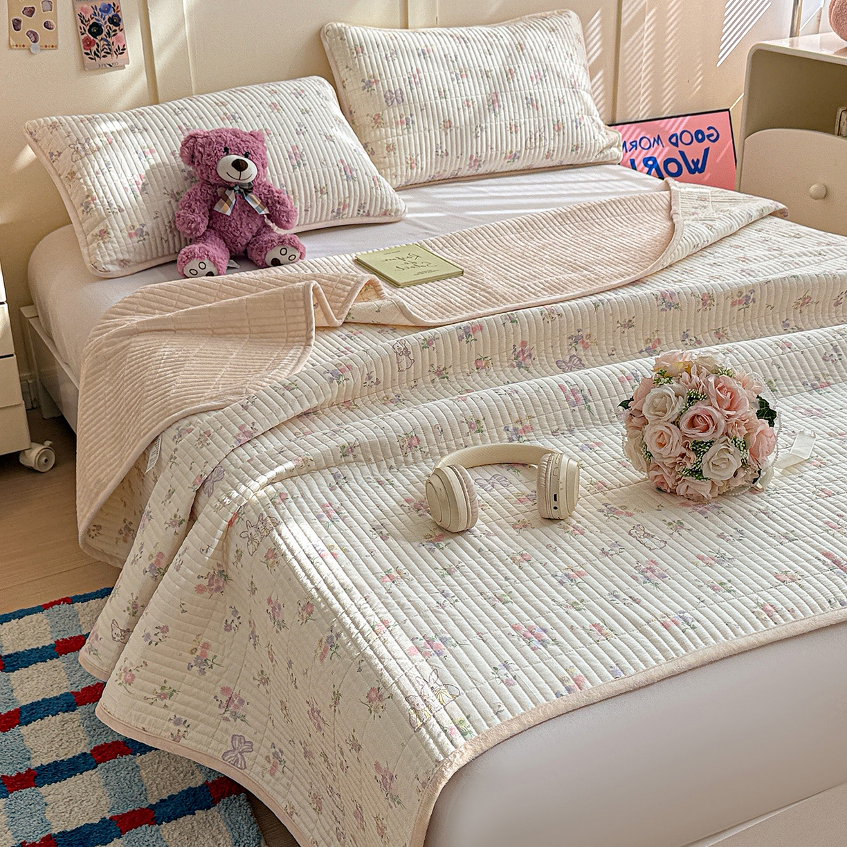 91家纺网 家纺一手货源 找家纺 橙子家居 2025新款棉加绒床盖床盖单件床盖单品床盖三件套夹层水洗棉花跑量款现货 萝莉兔