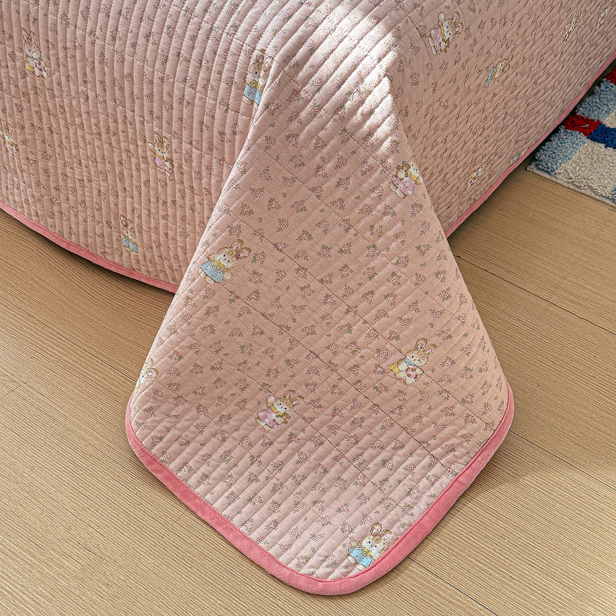 91家纺网 家纺一手货源 找家纺 橙子家居 2025新款棉加绒床盖床盖单件床盖单品床盖三件套夹层水洗棉花跑量款现货 洛丽丝