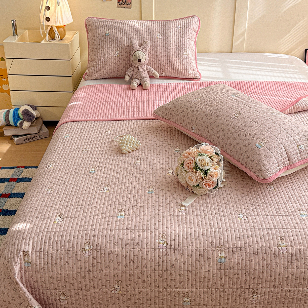 91家纺网 家纺一手货源 找家纺 橙子家居 2025新款棉加绒床盖床盖单件床盖单品床盖三件套夹层水洗棉花跑量款现货 洛丽丝