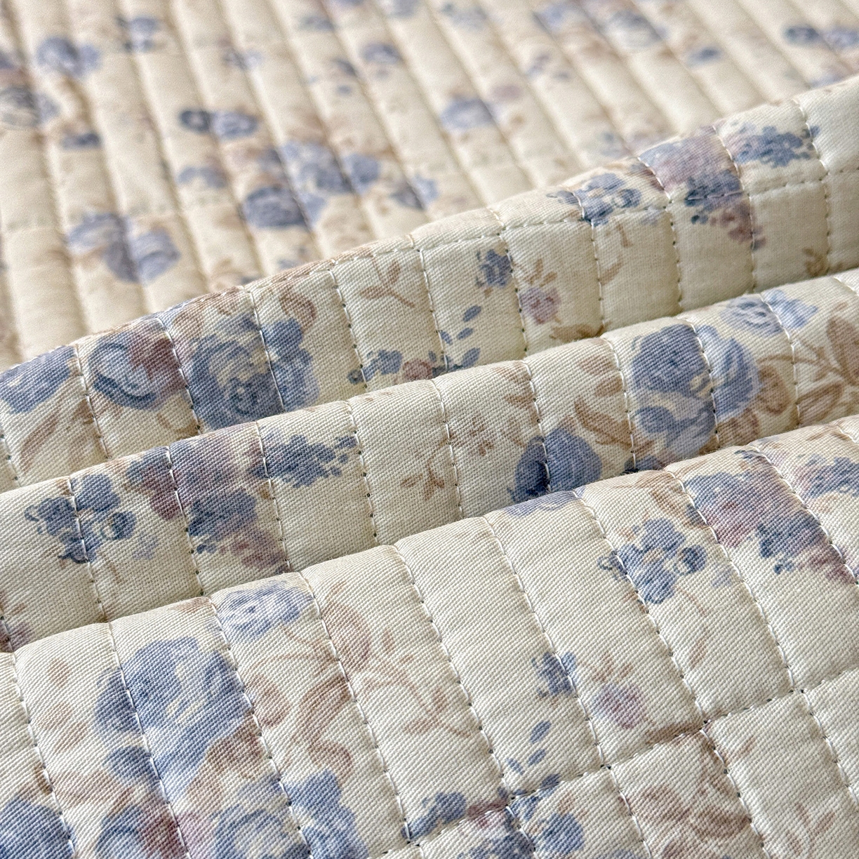 91家纺网 家纺一手货源 找家纺 橙子家居 2025新款棉加绒床盖床盖单件床盖单品床盖三件套夹层水洗棉花跑量款现货 千代兰