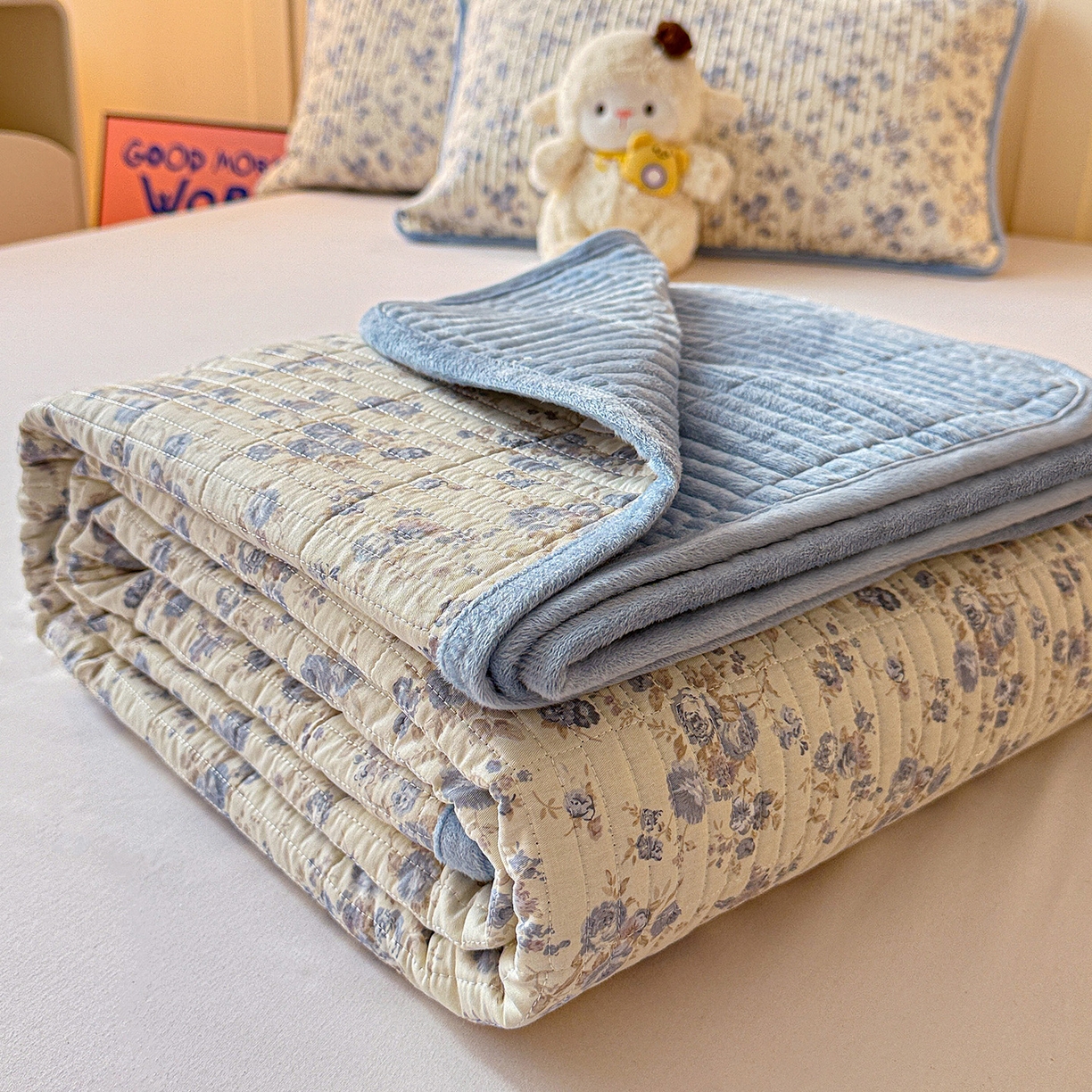 91家纺网 家纺一手货源 找家纺 橙子家居 2025新款棉加绒床盖床盖单件床盖单品床盖三件套夹层水洗棉花跑量款现货 千代兰