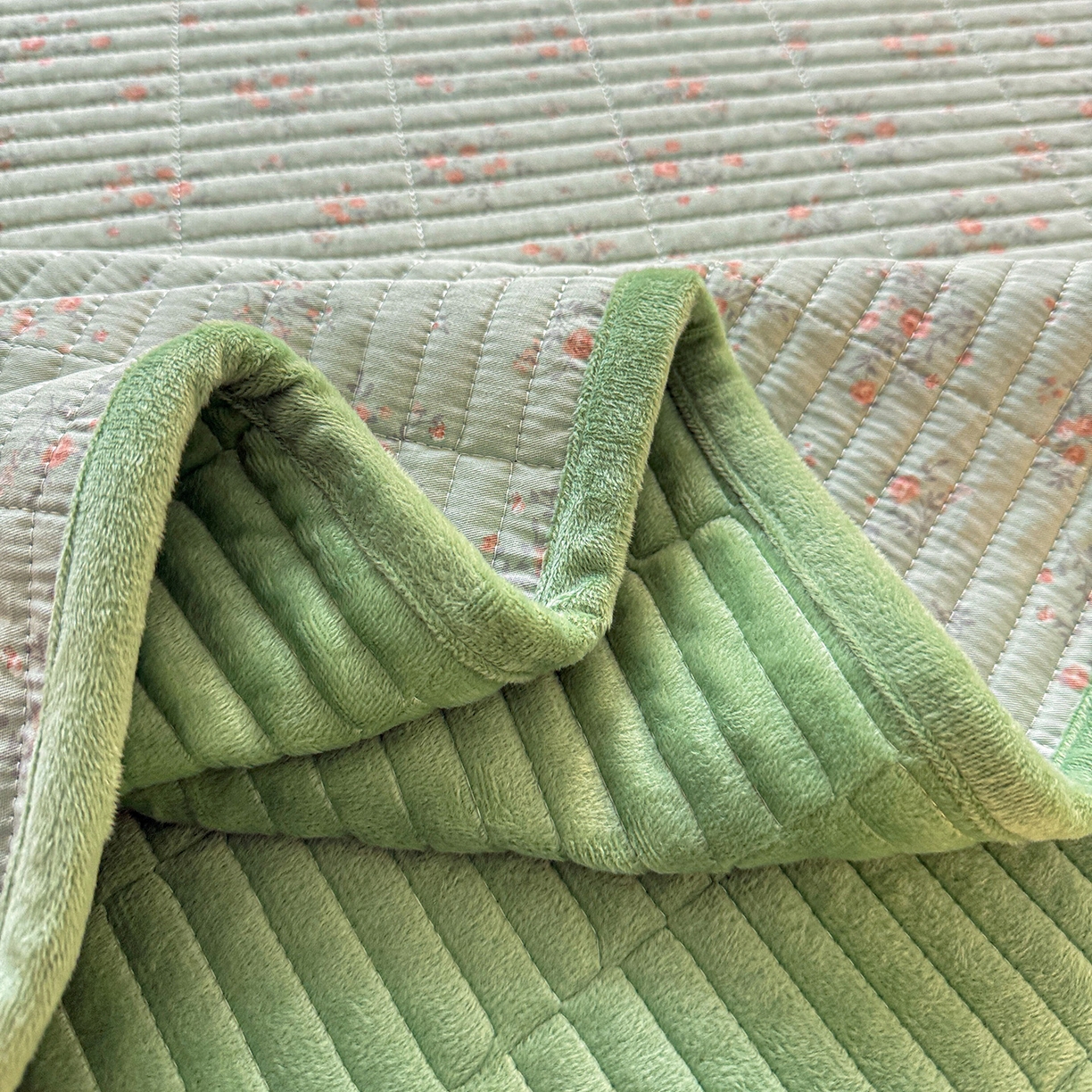 91家纺网 家纺一手货源 找家纺 橙子家居 2025新款棉加绒床盖床盖单件床盖单品床盖三件套夹层水洗棉花跑量款现货 若兮花