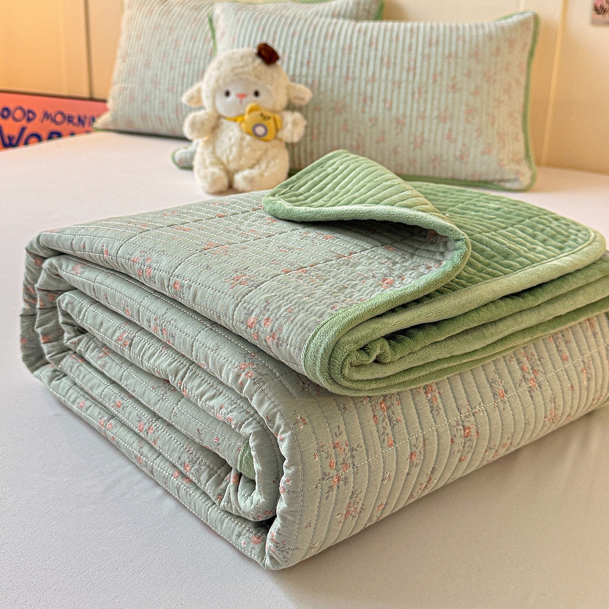 91家纺网 家纺一手货源 找家纺 橙子家居 2025新款棉加绒床盖床盖单件床盖单品床盖三件套夹层水洗棉花跑量款现货 若兮花