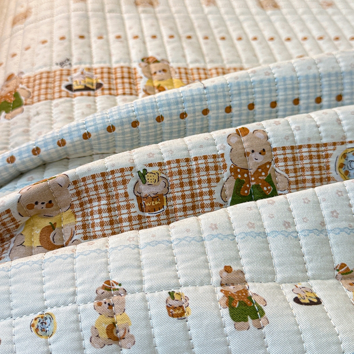 91家纺网 家纺一手货源 找家纺 橙子家居 2025新款棉加绒床盖床盖单件床盖单品床盖三件套夹层水洗棉花跑量款现货 幸运熊