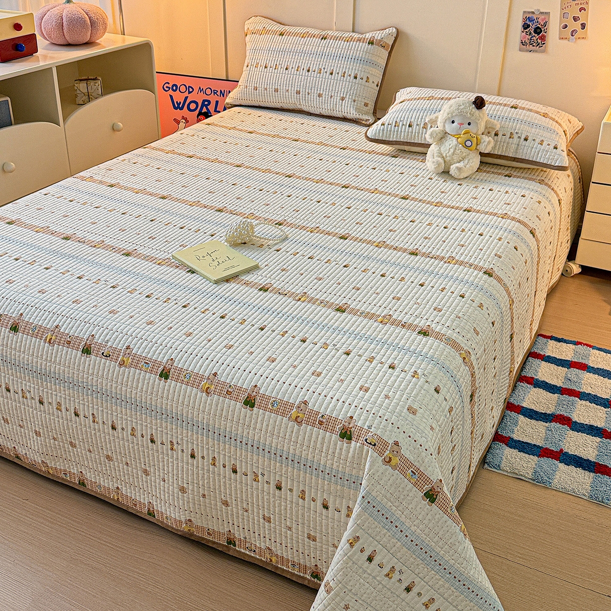 91家纺网 家纺一手货源 找家纺 橙子家居 2025新款棉加绒床盖床盖单件床盖单品床盖三件套夹层水洗棉花跑量款现货 幸运熊