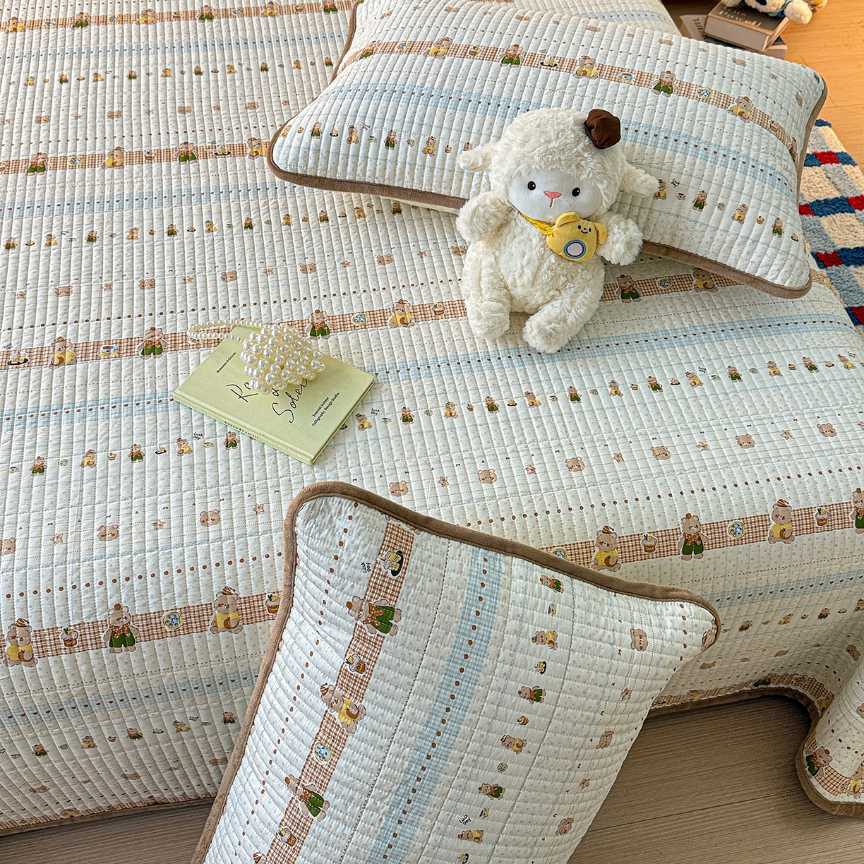 91家纺网 家纺一手货源 找家纺 橙子家居 2025新款棉加绒床盖床盖单件床盖单品床盖三件套夹层水洗棉花跑量款现货 幸运熊