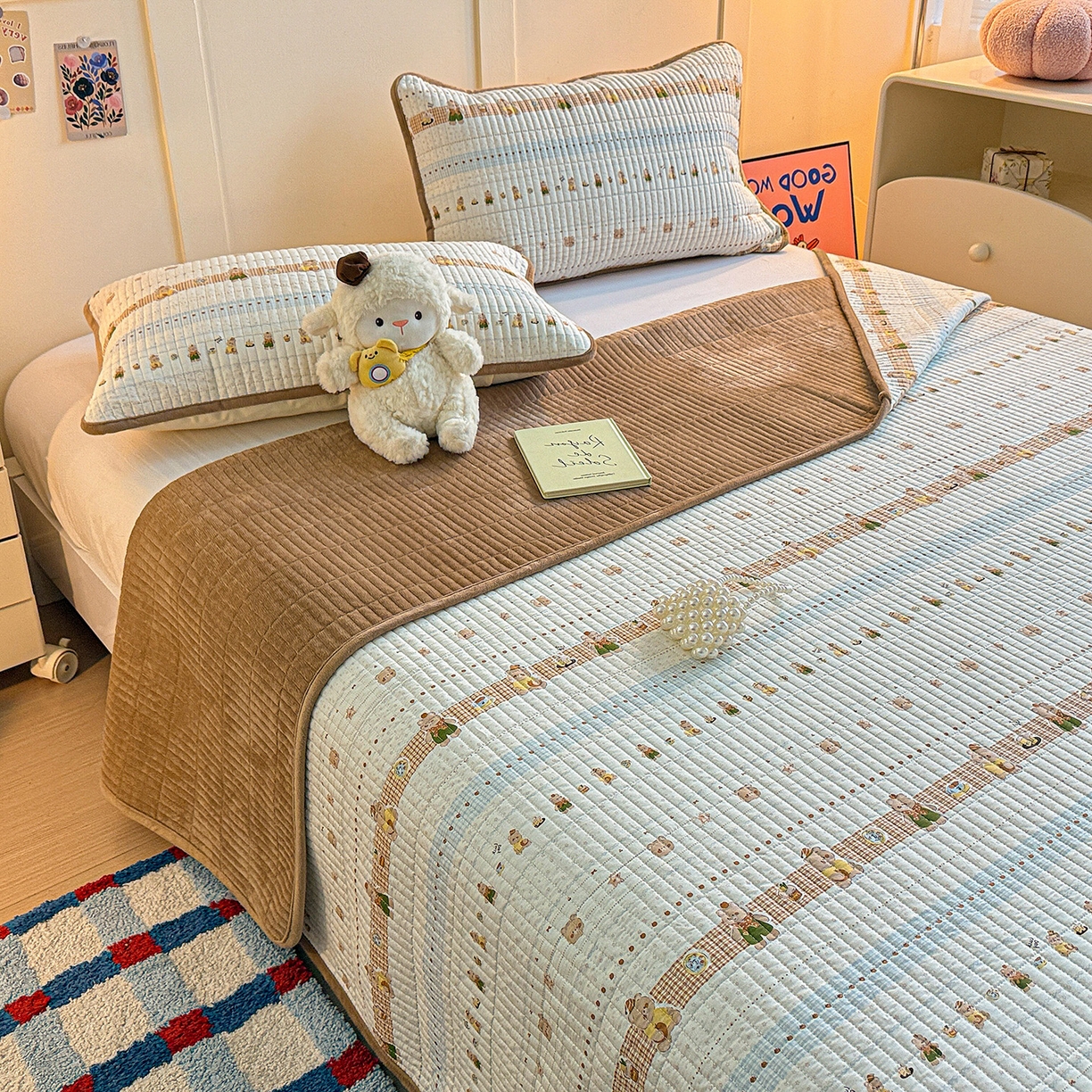 91家纺网 家纺一手货源 找家纺 橙子家居 2025新款棉加绒床盖床盖单件床盖单品床盖三件套夹层水洗棉花跑量款现货 幸运熊