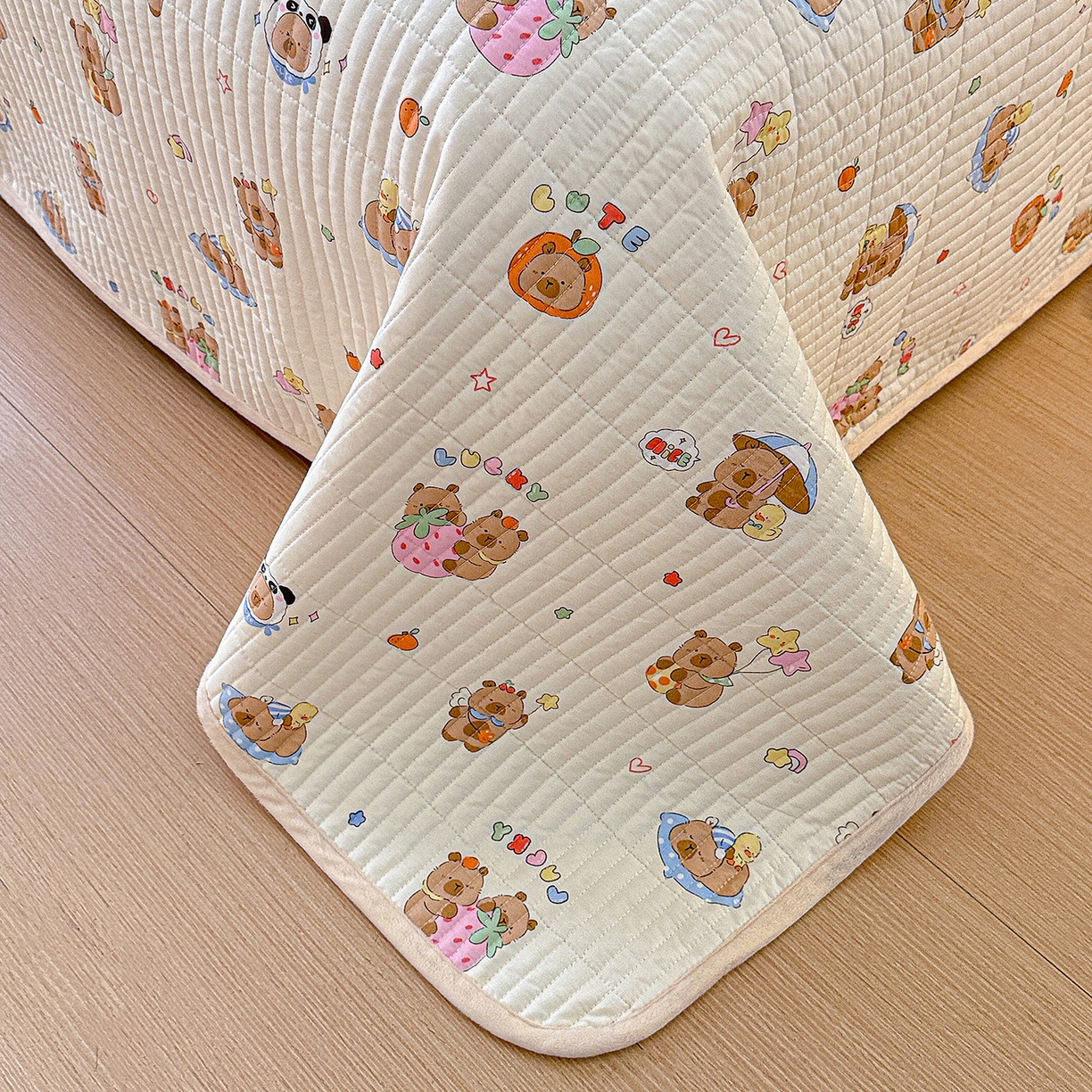 91家纺网 家纺一手货源 找家纺 橙子家居 2025新款棉加绒床盖床盖单件床盖单品床盖三件套夹层水洗棉花跑量款现货 熊猫卡皮