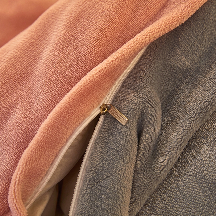 91家纺网 家纺一手货源 找家纺 三盛源 2025新款牛奶绒床品四件套冬季加厚珊瑚绒被套罩双面加绒法兰绒床单三件套 豆沙-灰