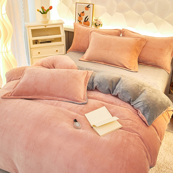 91家纺网 家纺一手货源 找家纺 三盛源 2025新款牛奶绒床品四件套冬季加厚珊瑚绒被套罩双面加绒法兰绒床单三件套 豆沙-灰