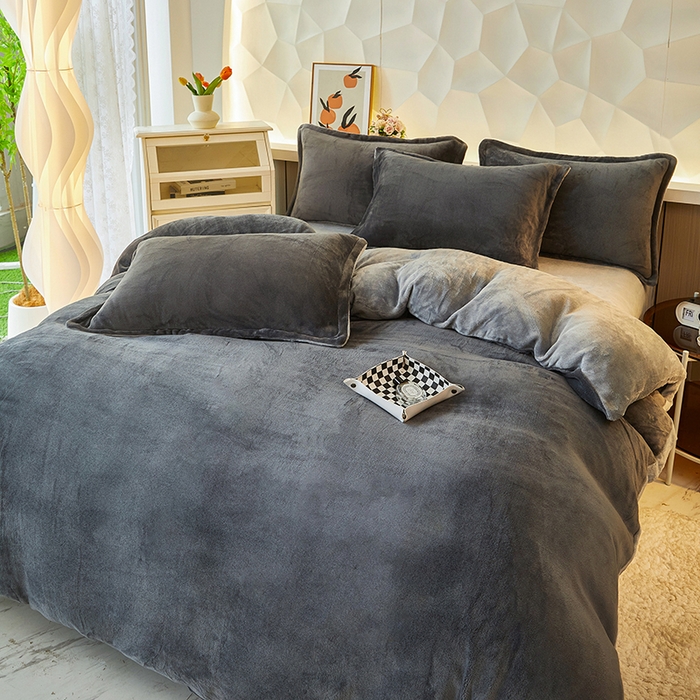 91家纺网 家纺一手货源 找家纺 三盛源 2025新款牛奶绒床品四件套冬季加厚珊瑚绒被套罩双面加绒法兰绒床单三件套 深灰-灰