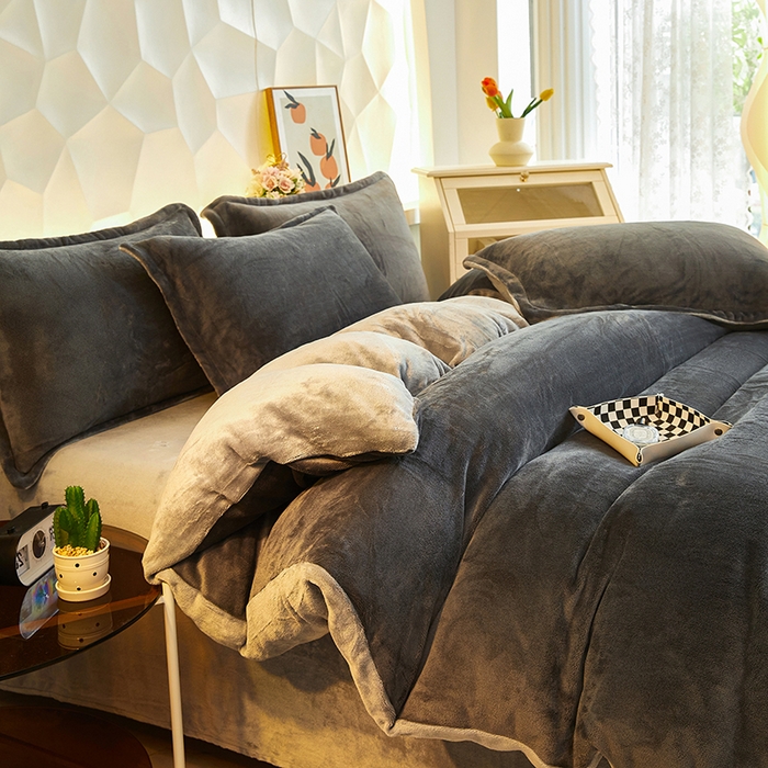 91家纺网 家纺一手货源 找家纺 三盛源 2025新款牛奶绒床品四件套冬季加厚珊瑚绒被套罩双面加绒法兰绒床单三件套 深灰-灰