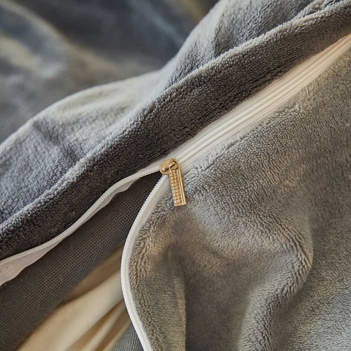 91家纺网 家纺一手货源 找家纺 三盛源 2025新款牛奶绒床品四件套冬季加厚珊瑚绒被套罩双面加绒法兰绒床单三件套 深灰-灰