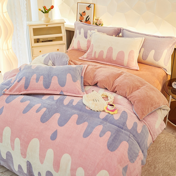 91家纺网 家纺一手货源 找家纺 三盛源 2025新款牛奶绒床品四件套冬季加厚珊瑚绒被套罩双面加绒法兰绒床单三件套 字节跳动