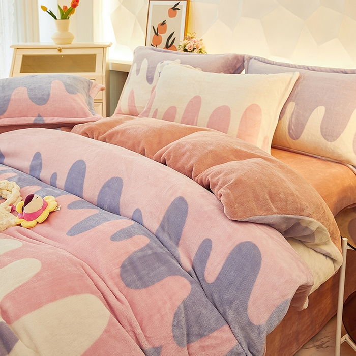 91家纺网 家纺一手货源 找家纺 三盛源 2025新款牛奶绒床品四件套冬季加厚珊瑚绒被套罩双面加绒法兰绒床单三件套 字节跳动