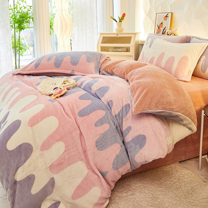 91家纺网 家纺一手货源 找家纺 三盛源 2025新款牛奶绒床品四件套冬季加厚珊瑚绒被套罩双面加绒法兰绒床单三件套 字节跳动