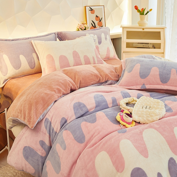 91家纺网 家纺一手货源 找家纺 三盛源 2025新款牛奶绒床品四件套冬季加厚珊瑚绒被套罩双面加绒法兰绒床单三件套 字节跳动