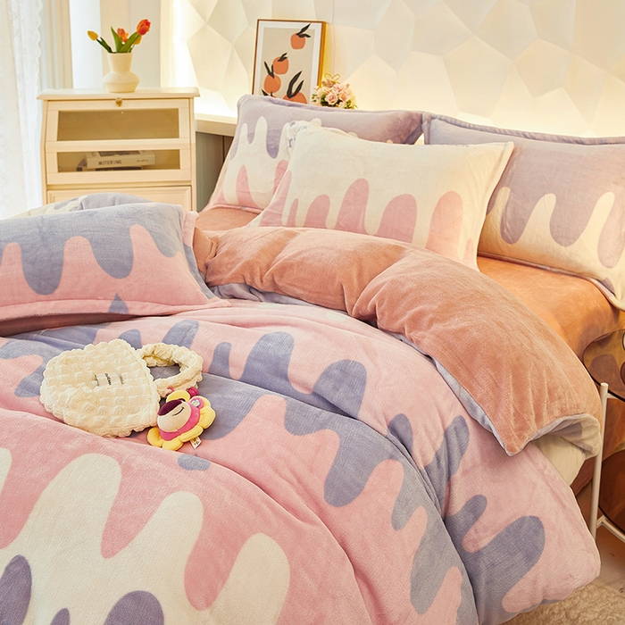 91家纺网 家纺一手货源 找家纺 三盛源 2025新款牛奶绒床品四件套冬季加厚珊瑚绒被套罩双面加绒法兰绒床单三件套 字节跳动