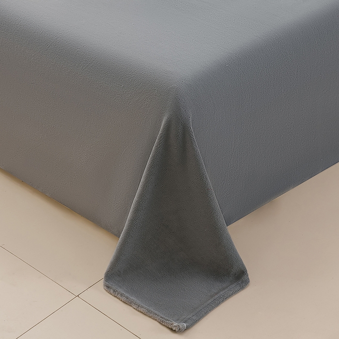 91家纺网 家纺一手货源 找家纺 湘之帛 2025新款高克重纯色牛奶绒床单 浅灰