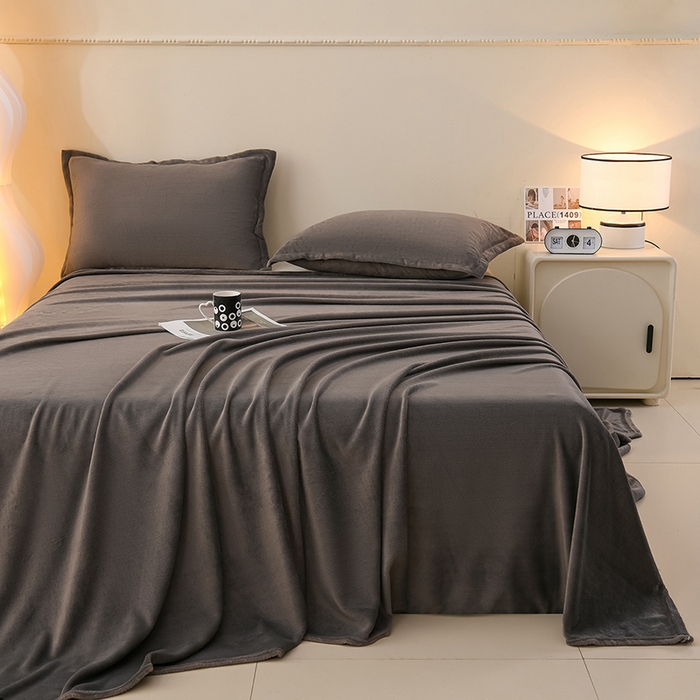 91家纺网 家纺一手货源 找家纺 湘之帛 2025新款高克重纯色牛奶绒床单 深灰