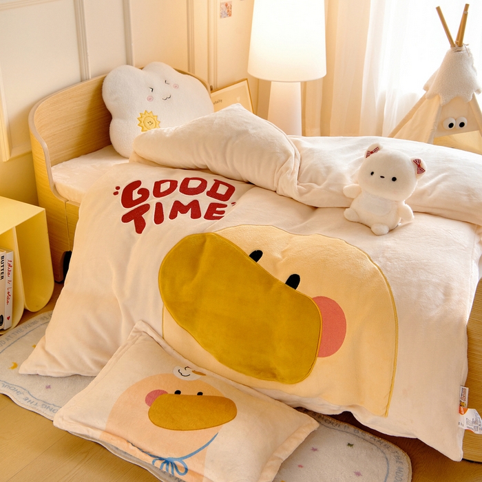 91家纺网 家纺一手货源 找家纺 梵赫 2025新款秋冬牛奶绒原创贴布绣儿童幼儿园被套被芯盖毯 可爱小鸭