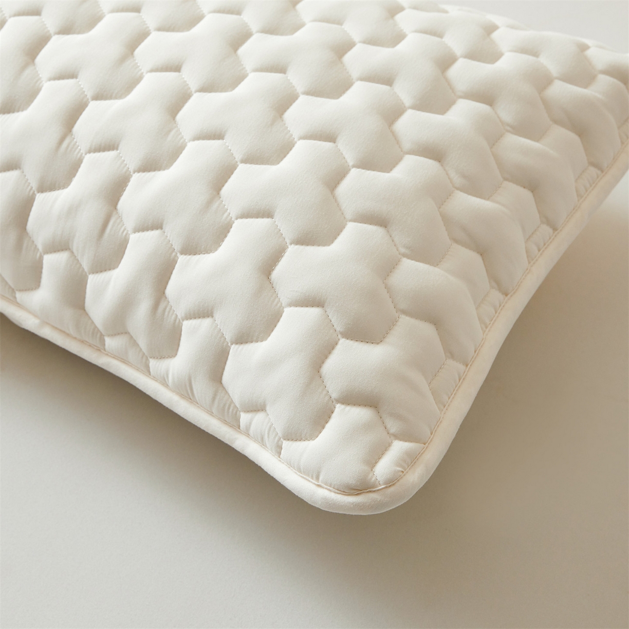 91家纺网 家纺一手货源 找家纺 （总）居眠 2025新款简格-棉花防水枕套-简格