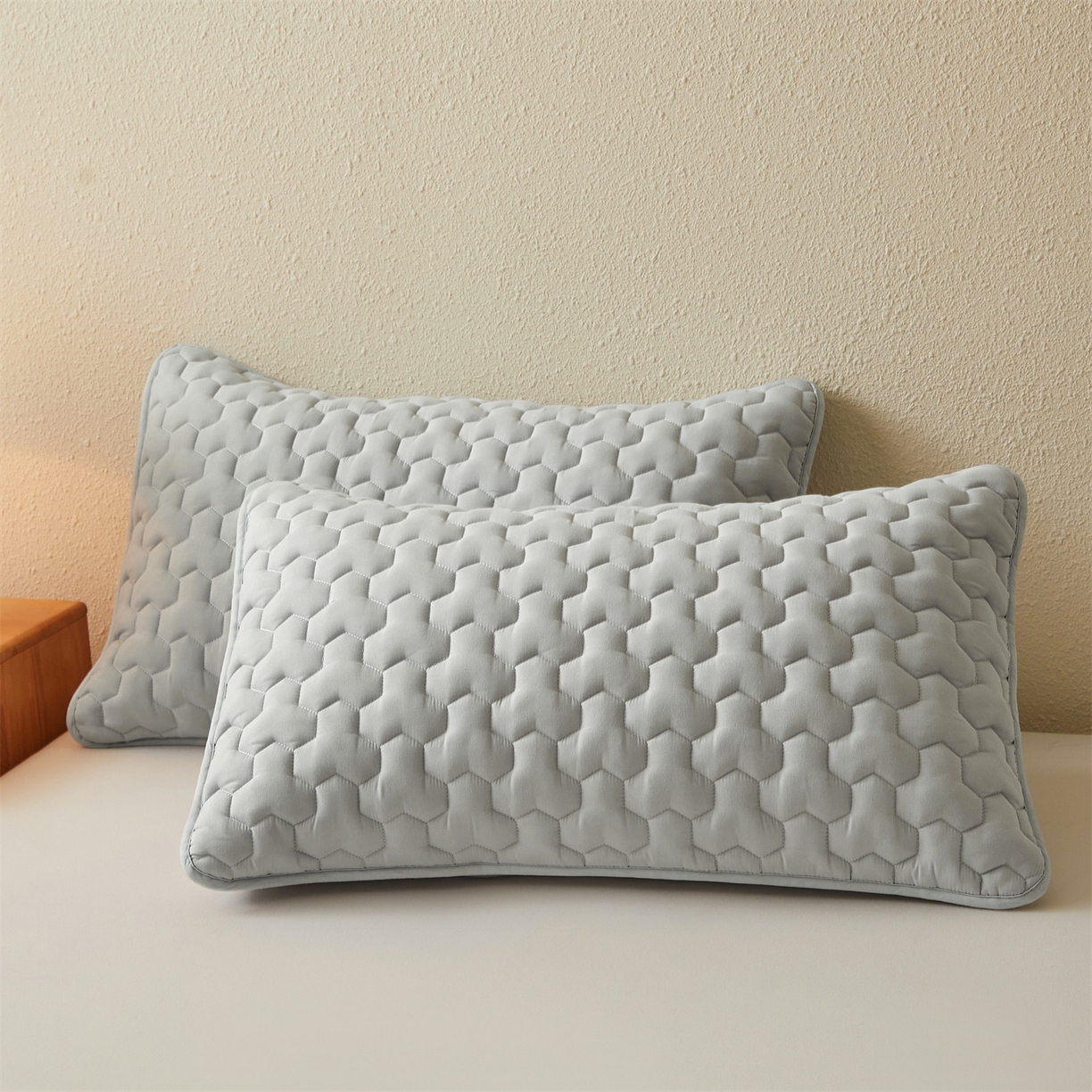 91家纺网 家纺一手货源 找家纺 （总）居眠 2025新款简格-棉花防水枕套-简格