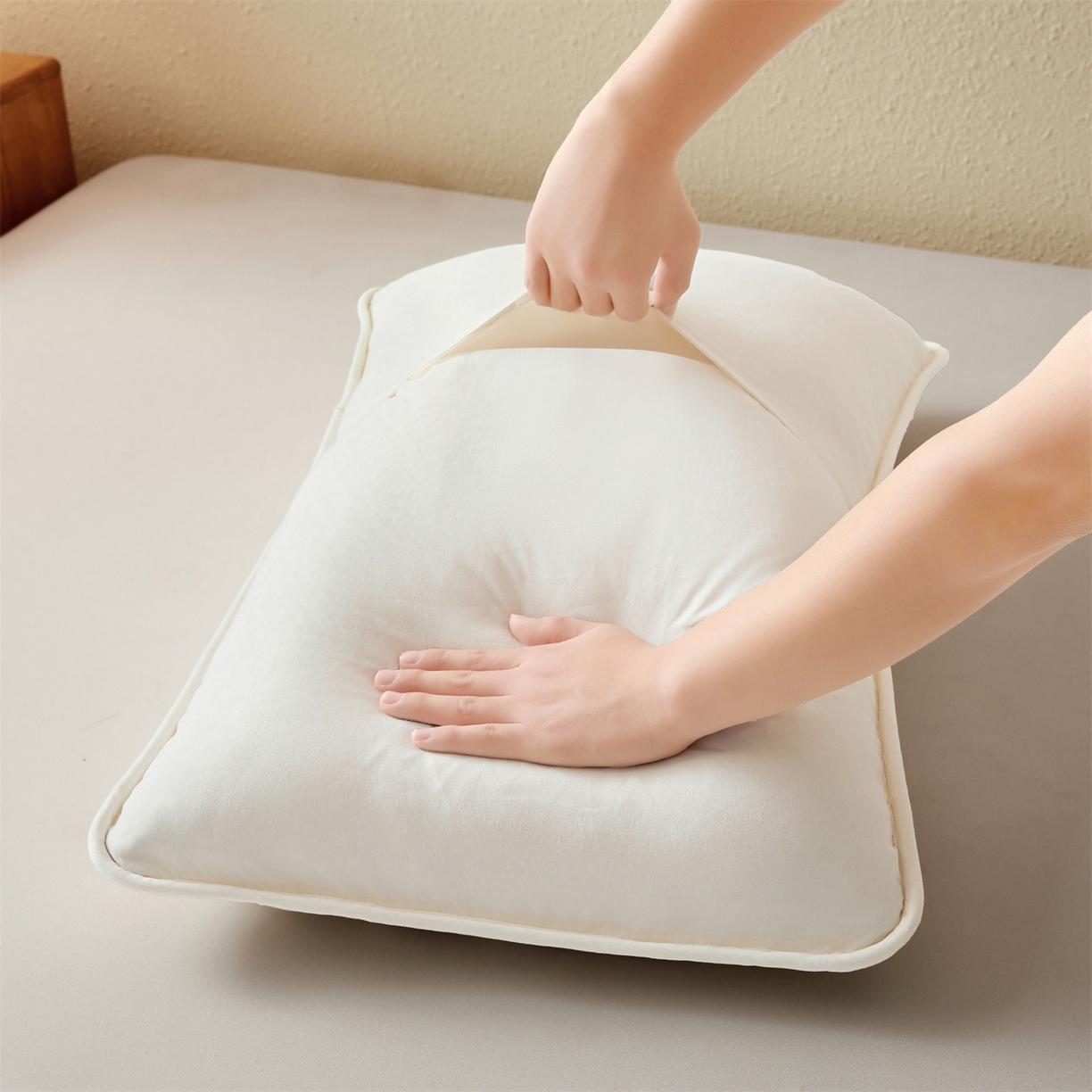 91家纺网 家纺一手货源 找家纺 居眠 2025新款简格-棉花防水枕套-简格 简格-白