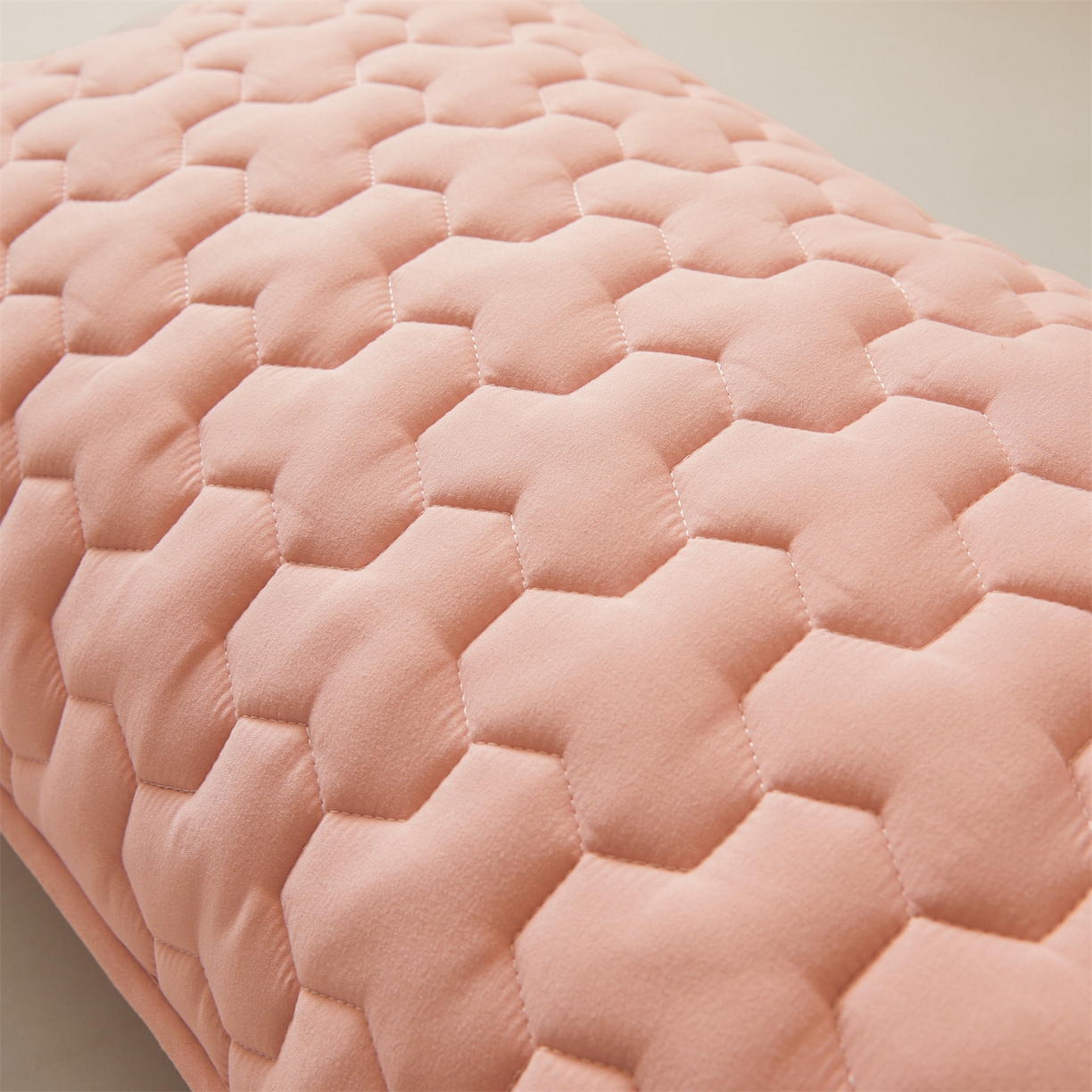 91家纺网 家纺一手货源 找家纺 居眠 2025新款简格-棉花防水枕套-简格 简格-粉