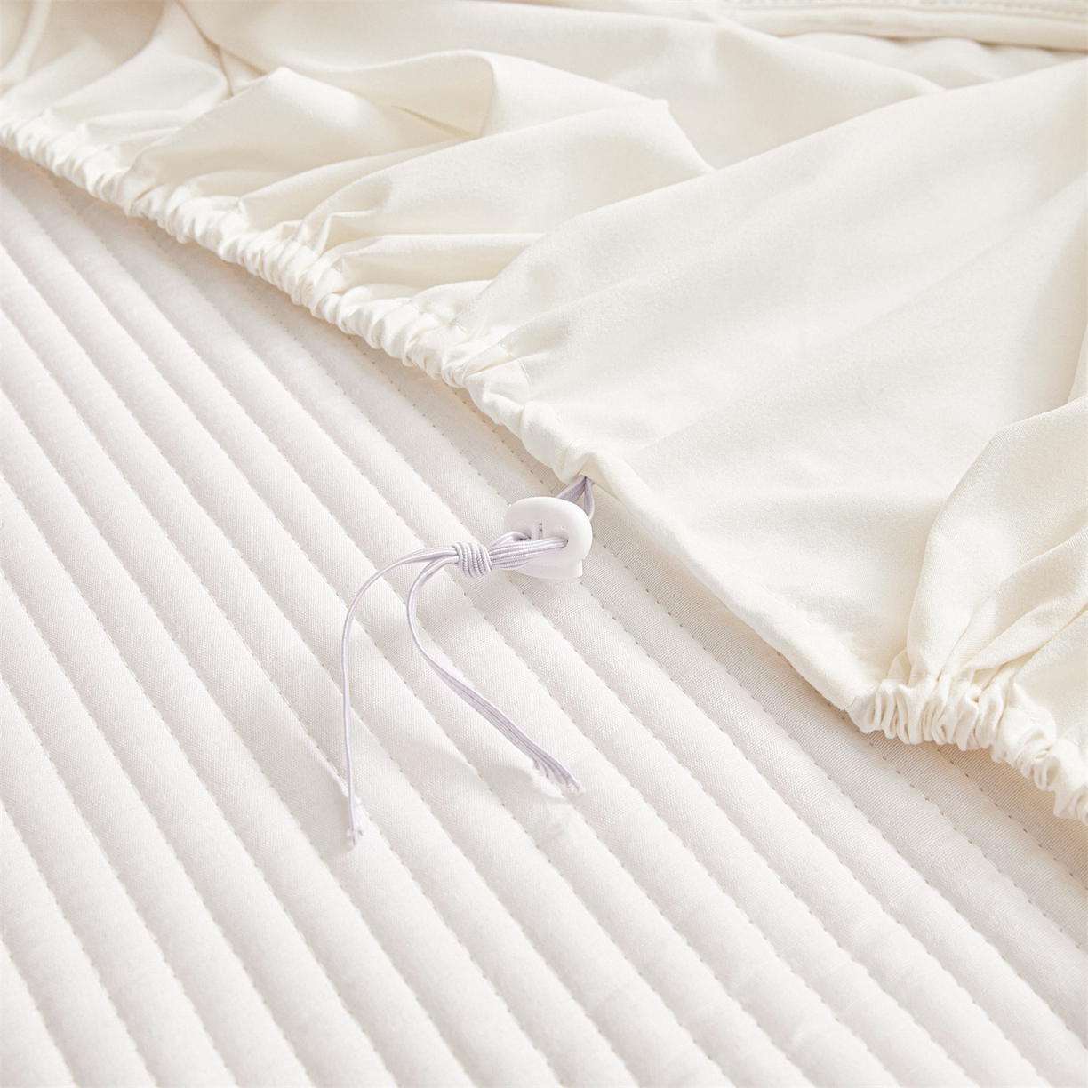 91家纺网 家纺一手货源 找家纺 居眠 2025新款云纹刺绣棉花防水床笠 床笠单件-云纹 云纹-白