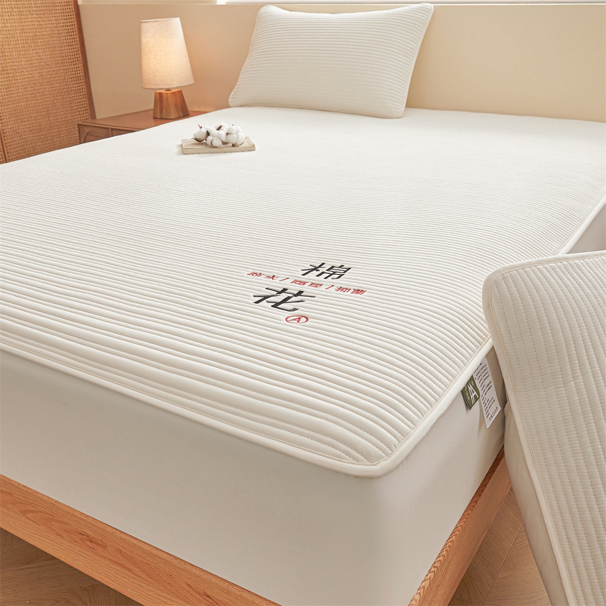 91家纺网 家纺一手货源 找家纺 居眠 2025新款云纹刺绣棉花防水床笠 床笠单件-云纹 云纹-白