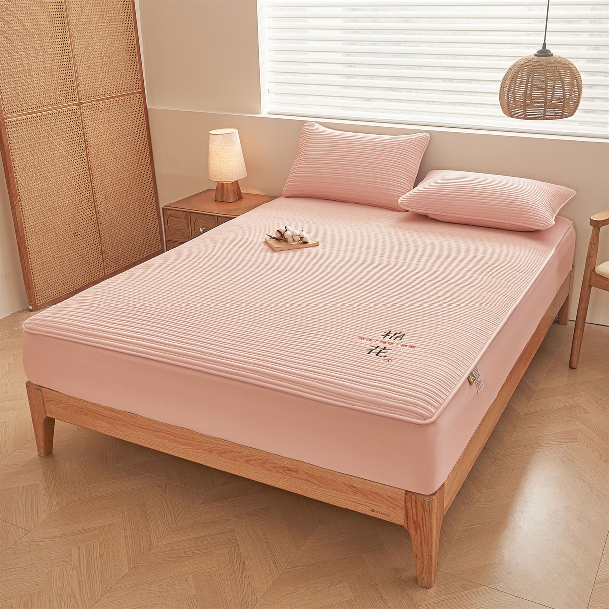 91家纺网 家纺一手货源 找家纺 居眠 2025新款云纹刺绣棉花防水床笠 床笠单件-云纹 云纹-粉