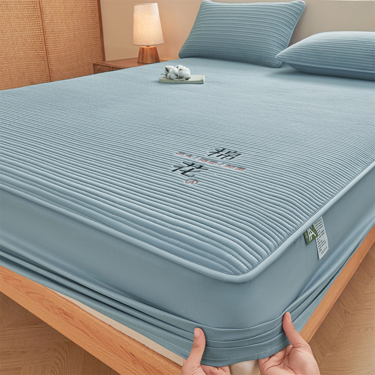 91家纺网 家纺一手货源 找家纺 居眠 2025新款云纹刺绣棉花防水床笠 床笠单件-云纹 云纹-蓝