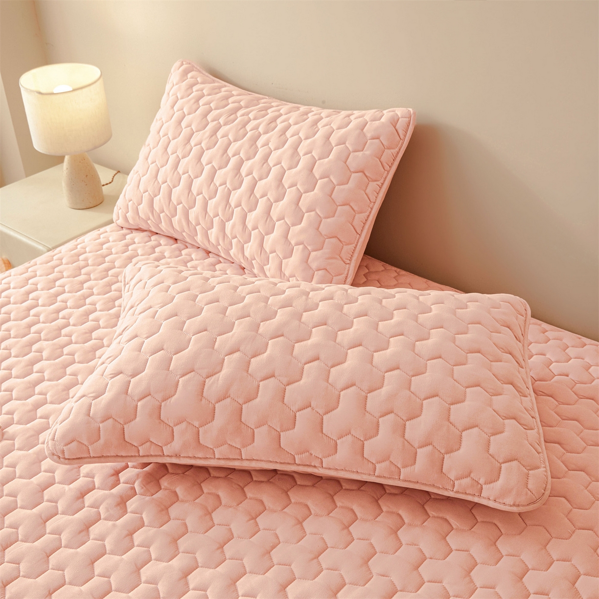 91家纺网 家纺一手货源 找家纺 居眠 2025新款简格-棉花防水床笠-简格 简格-粉色