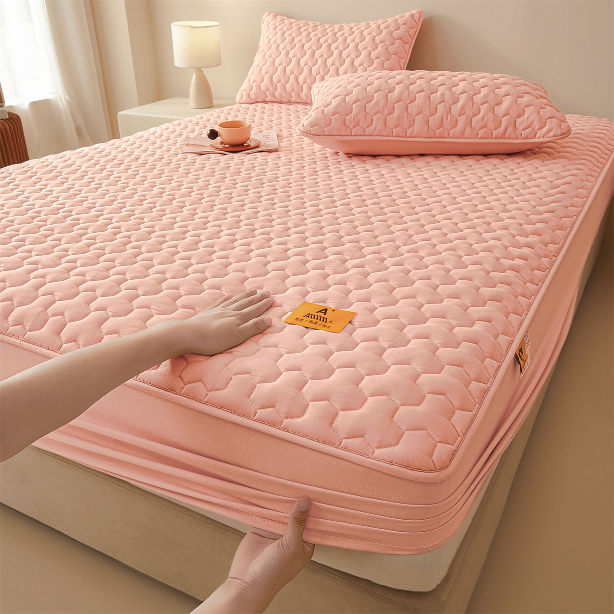91家纺网 家纺一手货源 找家纺 居眠 2025新款简格-棉花防水床笠-简格 简格-粉色