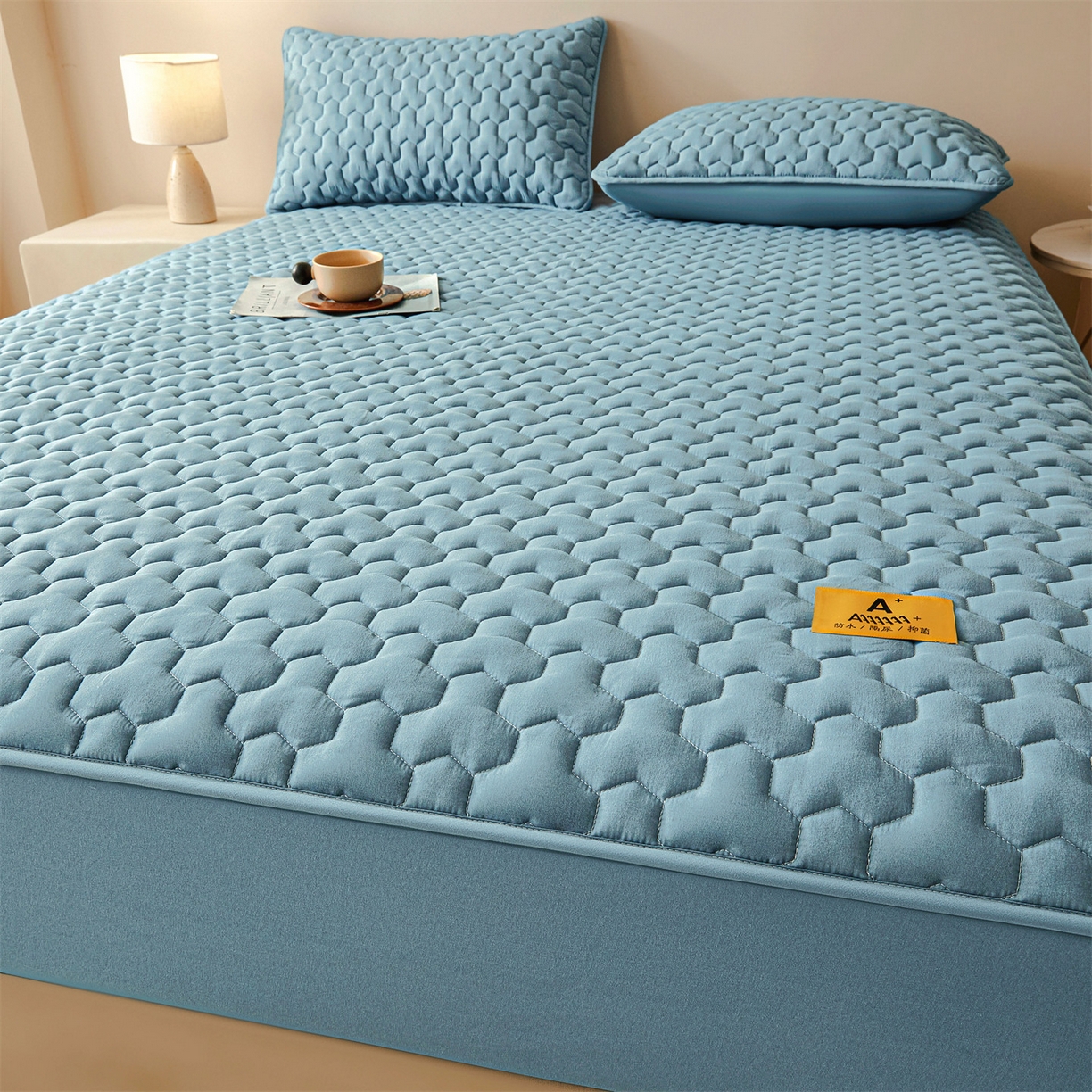 91家纺网 家纺一手货源 找家纺 居眠 2025新款简格-棉花防水床笠-简格 简格-蓝色