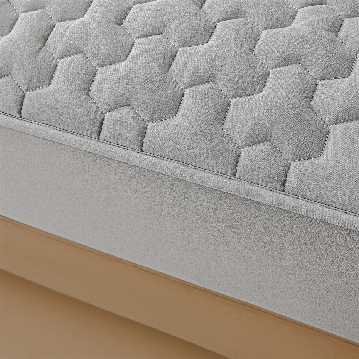 91家纺网 家纺一手货源 找家纺 居眠 2025新款简格-棉花防水床笠-简格 简格-灰色